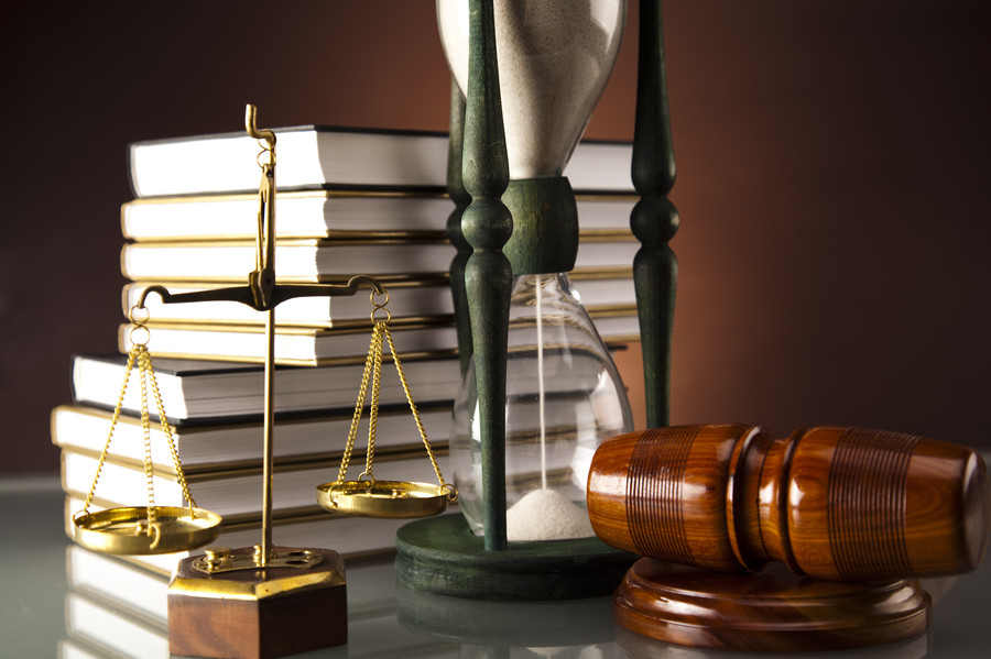 勞動合同下的公司內部沖突：深圳勞動合同律師淺談員工法律保護的權益