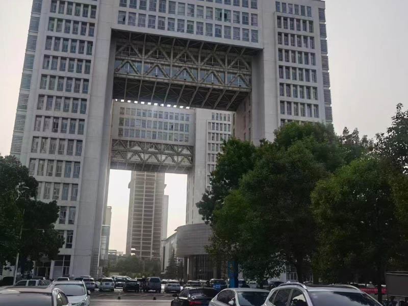 深圳欠款律師分析:網絡借貸平臺收取中介服務費合理嗎？
