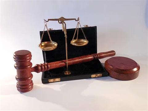 東門律師答理發(fā)店轉(zhuǎn)讓卡里錢還能要回來嗎
