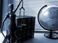 龍華區(qū)政府律師談職務侵占罪案件從舊兼從輕原則